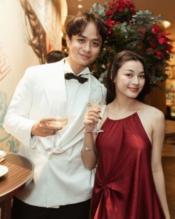 As the lights of “Wonder of Joy” came alive amid a space filled with music, New World Saigon was embraced by a warm and vibrant festive atmosphere. The warm evening at Black Vinegar concluded beautifully, leaving behind shimmering moments of light, laughter, and heartfelt connection.

We sincerely thank our artists, partners, and esteemed guests for being with us, sharing the joy, and helping create a truly memorable festive night — where light was ignited not only in the space, but also in every emotion.

Wishing you a warm and joyful Christmas ✨

#NewWorldHotels #NewWorldSaigon #JourneyOfJoy #WonderOfJoyLightingUp