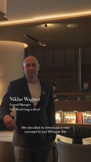 𝐒𝐡𝐚𝐩𝐞𝐝 𝐛𝐲 𝐑𝐡𝐲𝐭𝐡𝐦

“Chúng tôi muốn trở thành một quán bar nơi mọi người thích đến tụ tập và cảm thấy thoải mái — một không gian có phong cách, với đồ uống ngon, cà phê chất lượng và đồ ăn tuyệt vời.” là cảm hứng và đam mê bất tận dành cho âm nhạc mà Tổng Quản Lý Niklas Wagner muốn kiến tạo cho mỗi khách hàng khi đến với Whisper Bar & Lounge.

Tại New World Saigon, những giai điệu retro được lựa chọn có chủ đích, không chỉ để hoà vào không gian, mà còn kết nối và dẫn dắt tâm hồn theo một cách tự nhiên nhất. Đó là một thế giới, nơi âm nhạc không chỉ vang lên, mà còn ở lại. 

Trải nghiệm ban nhạc sống theo cách riêng của bạn.

📍 Whisper Bar and Lounge, New World Saigon Hotel, 76 Lê Lai, HCMC

***

“We want to be a bar that people like to hang out in and feel comfortable - it’s a place that should have a cool vibe with great drinks, great coffee, and great food.” embodies the enduring inspiration and passion for music that General Manager Niklas Wagner seeks to create for every guest at Whisper Lounge & Bar.

At New World Saigon, retro melodies are selected with intention — not only to blend into the space, but to connect and gently guide the soul in the most natural way. It is a world where music doesn’t simply play, but truly stays.

Experience live music in your own way.

📍Whisper Bar and Lounge, New World Saigon Hotel, 76 Le Lai, HCMC

#NewWorldSaigon #NewWorldHotels #WhisperBar