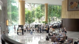 𝐓𝐡𝐞 𝐏𝐨𝐰𝐞𝐫 𝐨𝐟 𝐋𝐨𝐜𝐚𝐥 - 𝐌𝐨𝐫𝐞 𝐓𝐡𝐚𝐧 𝐖𝐡𝐚𝐭 𝐘𝐨𝐮 𝐓𝐚𝐬𝐭𝐞
Tại The Local Market, New World Saigon đã mang đến những thương hiệu Việt như ALAMBE, LE FRUIT Farm Fresh, Kashew Cheese, Bia Tươi Viễn Đông và bánh tráng Củ Chi. Mỗi sản phẩm là sự kết tinh từ nguyên liệu đặc trưng của từng địa phương, bàn tay làm nghề khéo léo và những câu chuyện được gìn giữ theo thời gian.
Cùng tinh thần “The Power of Local”, trải nghiệm này cho không chỉ dừng lại ở việc khám phá mà còn là cách những câu chuyện “rất Việt” được kể lại gián tiếp và có chiều sâu hơn - nơi ấy, mỗi hương vị đều mang trong mình dấu ấn vùng miền, và mỗi lựa chọn đều góp phần kết nối bạn gần hơn với những con người và câu chuyện phía sau.
Ghé thăm hôm nay để trải nghiệm trọn vẹn hành trình này.
⏰ Thời gian: 10:00 – 18:00
📍 Tại sảnh khách sạn, 76 Lê Lai, Phường Bến Thành
***
At The Local Market, New World Saigon brings together Vietnamese brands such as ALAMBE, LE FRUIT Farm Fresh, Kashew Cheese, Bia Tươi Viễn Đông, and Củ Chi rice paper. Each creation reflects the essence of its origin — shaped by local ingredients, skilled craftsmanship, and stories that have been preserved over time.
Guided by The Power of Local, this experience goes beyond simple discovery. It offers a more thoughtful way to connect with stories that feel distinctly Vietnamese — where every flavour carries a sense of place, and every choice brings you closer to the people and traditions behind it.
Visit today to experience the journey in full.
⏰ Time: 10:00 AM – 6:00 PM
📍 Location: Hotel Lobby, 76 Le Lai, Ben Thanh Ward