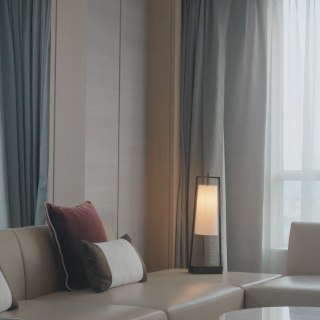 New World Saigon hân hạnh đồng hành cùng Nghệ sĩ @liz_nguythuylinh và Nghệ sĩ @nhamphuongnamm trong quá trình ghi hình và thực hiện bộ ảnh cho dự án “Lững Lờ (Valentine Ver.)”.
Những thước hình được thực hiện tại không gian phòng Tổng thống - Presidential Suite cùng các hành lang đặc trưng của khách sạn — nơi ánh sáng tự nhiên, thiết kế tinh tế và sự riêng tư hài hòa, tạo nên bối cảnh lý tưởng để cảm xúc được thể hiện trọn vẹn.
Từ chiều sâu trong từng góc phòng đến nét sang trọng đương đại trong từng chi tiết nội thất, mỗi không gian đều góp phần hoàn thiện câu chuyện hình ảnh mà các nghệ sĩ mong muốn truyền tải.
Cảm ơn Liz và Nhâm Phương Nam đã lựa chọn New World Saigon là điểm dừng chân cho hành trình sáng tạo này.

Khám phá không gian Presidential Suite và trải nghiệm chuẩn mực sang trọng tại New World Saigon.

Tận hưởng kỳ nghỉ trọn vẹn tại New World Saigon.
📍 New World Saigon Hotel, 76 Lê Lai, phường Bến Thành, TP.HCM
📞 +84 28 3822 8888
✉️ reservations.saigon@newworldhotels.com
***
New World Saigon was pleased to accompany Ms. @liz_nguythuylinh and Mr. @nhamphuongnamm during the filming and photoshoot for “Lững Lờ (Valentine Ver.)”.
The visuals were captured within the Presidential Suite and along the hotel’s distinctive corridors — where natural light, refined design, and a sense of privacy come together to create an ideal setting for emotion to unfold.
From the depth of each carefully composed interior to the contemporary elegance reflected in every detail, each space contributed to shaping the visual narrative the artists sought to express.
We are delighted that Liz and Nhâm Phương Nam chose New World Saigon as part of their creative journey.

Discover the Presidential Suite and experience the true standard of luxury at New World Saigon
Enjoy a complete and fulfilling stay at New World Saigon.
📍 New World Saigon Hotel, 76 Le Lai St., Ben Thanh Ward, HCMC
📞 +84 28 3822 8888
✉️ reservations.saigon@newworldhotels.com

#NewWorldSaigon #NewWorldHotels #LizNguyThuyLinh #NhamPhuongNam