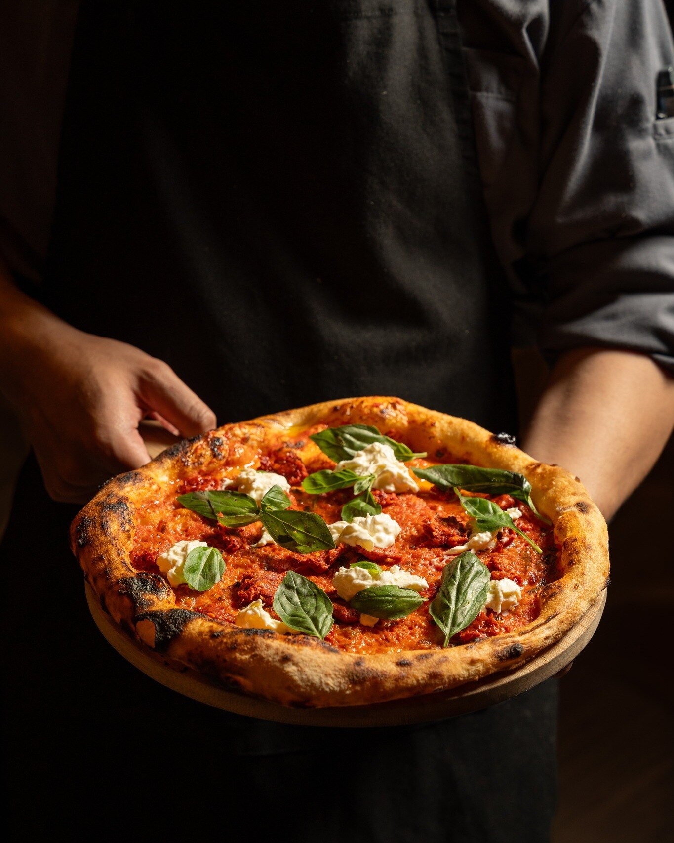 𝐖𝐡𝐞𝐫𝐞 𝐢𝐭 𝐬𝐭𝐚𝐫𝐭𝐬 𝐦𝐚𝐭𝐭𝐞𝐫𝐬.
Every ingredient carries a story before it reaches the plate. A story of origin, of care, and of the journey it takes to become part of something greater.
At Parkview, ingredients are carefully sourced with a commitment to quality and supporting local businesses - Partners in Provenance, while preserving the integrity of Italian culinary traditions.
Reservations are open, if you’re planning ahead.
📍 Parkview Cafe - Ground Floor, New World Saigon Hotel, 76 Le Lai, Ben Thanh Ward, HCMC
📞 +84 914 391 171 | ✉️ tien.huynhnguyen@newworldhotels.com