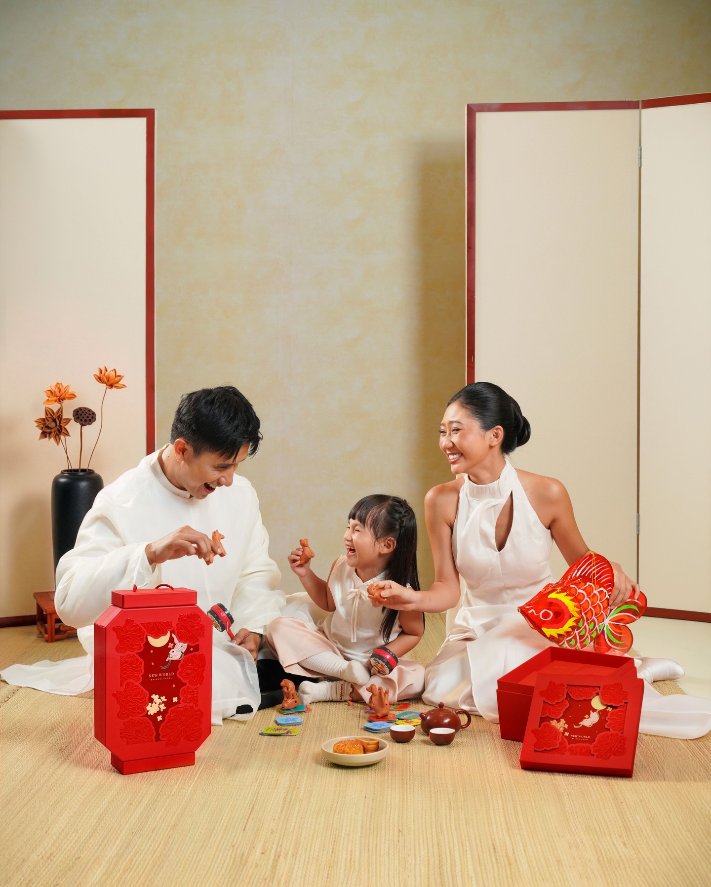 𝐀 𝐅𝐮𝐥𝐥 𝐌𝐨𝐨𝐧, 𝐀 𝐌𝐨𝐦𝐞𝐧𝐭 𝐓𝐨𝐠𝐞𝐭𝐡𝐞𝐫

Under the full moon, the Mid-Autumn Festival has arrived — bringing with it a cherished evening of reunion and togetherness.

Amid glowing lanterns, children’s laughter and the comforting aroma of warm tea in the autumn breeze, tonight is a gentle reminder of what matters most: being together with the people we hold dear.

Share a cup of tea, a delicate mooncake and heartfelt conversations beneath the full moon, and make this season of reunion one to remember.

New World Saigon Hotel wishes you and your loved ones a joyful Mid-Autumn Festival filled with warmth, happiness and meaningful moments together.

🥮 Discover our Mid-Autumn collection: https://shorturl.at/FpnwB
📞 Inbox us or contact: +84 93 353 3650 | ✉️ trinh.nguyen@newworldhotels.com 

#NewWorldHotels #NewWorldSaigon #MoonlightonFullBloom #MooncakeCollection2026 #MidAutumn