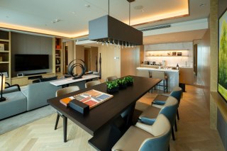 𝐄𝐯𝐞𝐫𝐲 𝐦𝐨𝐯𝐞 𝐭𝐞𝐥𝐥𝐬 𝐚 𝐬𝐭𝐨𝐫𝐲

Discover the @maztermindvn Trojan Horse Race - Ludo — a refined blend of contemporary design and artisanal craftsmanship, offering a distinctive way to unwind during your stay at New World Saigon Hotel.

Take some time for a game, challenge a loved one, a friend, or a companion, or simply enjoy a quiet moment to yourself.

Experience the little things that make a stay truly complete.

📍 New World Saigon Hotel, 76 Le Lai Street, Ben Thanh Ward, Ho Chi Minh City
📞 +84 28 3822 8888
✉️ reservations.saigon@newworldhotels.com 

#NewWorldHotels #NewWorldSaigon #Maztermind #MaztermindxNewWorldSaigon